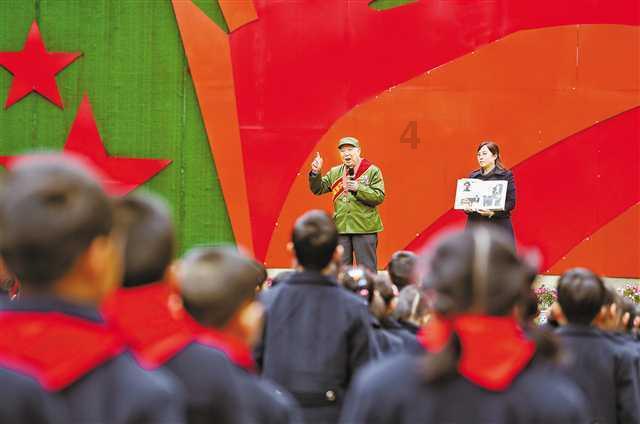 新华社|宿迁市钟吾初级中学:百年腊梅凌寒绽放